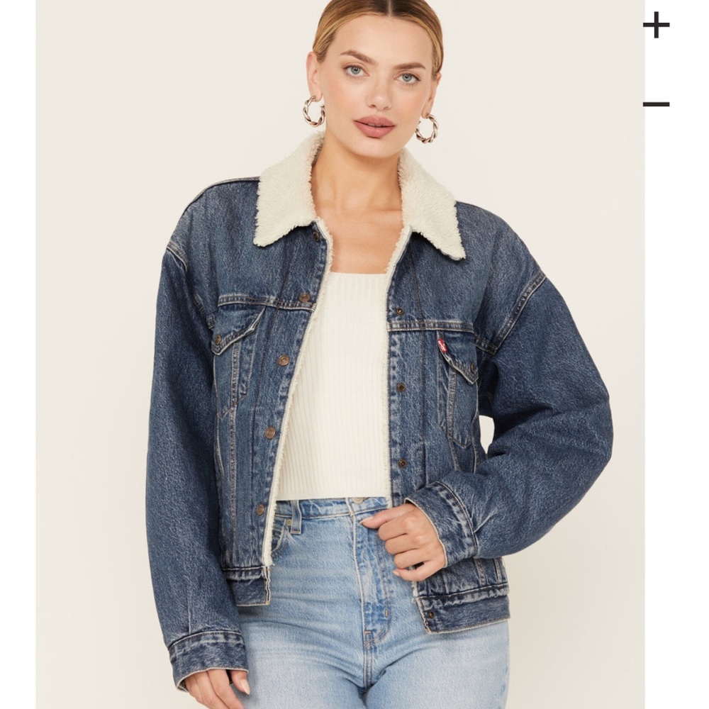 Levi's Women's Medium Wash 90s Sherpa Trucker Jacket Sz L